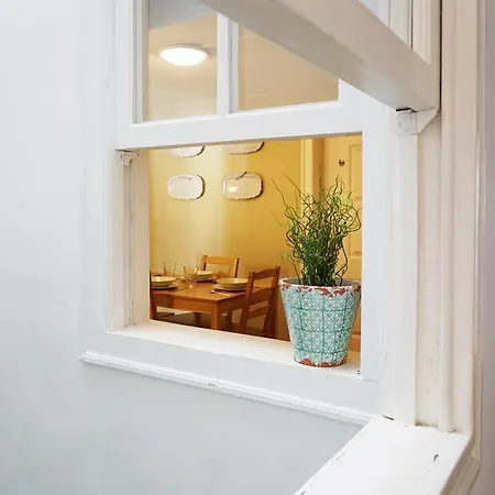 Διαμέρισμα Combro By Patio 25 *
